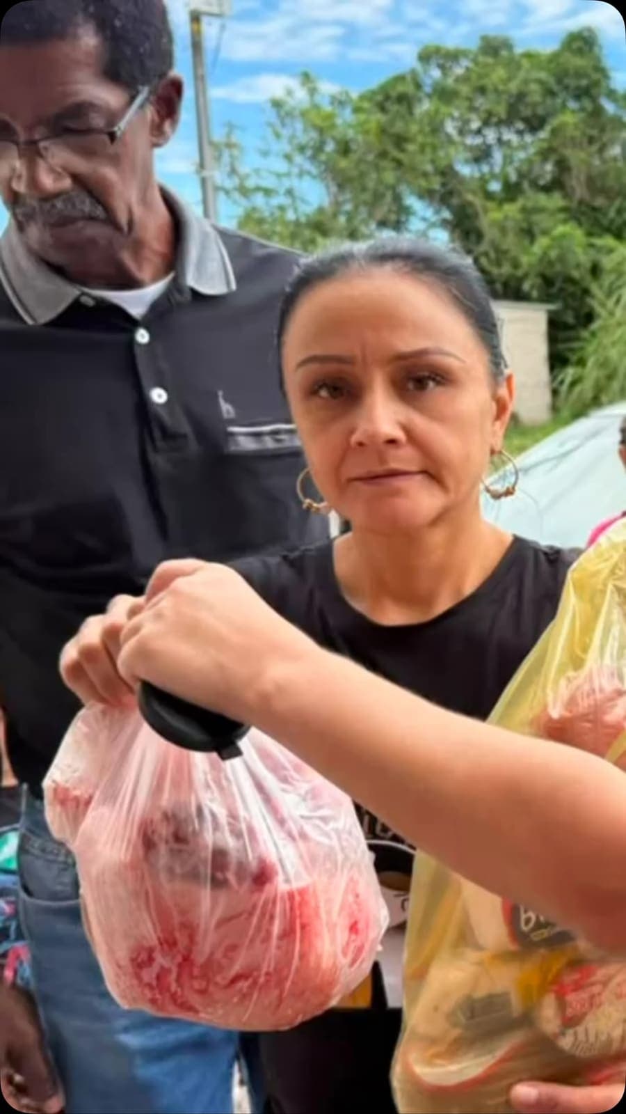 Alfonso Hilsaca Eljadue lleva solidaridad a familias y animales afectados por el sismo en Pereira y el Eje Cafetero -. M