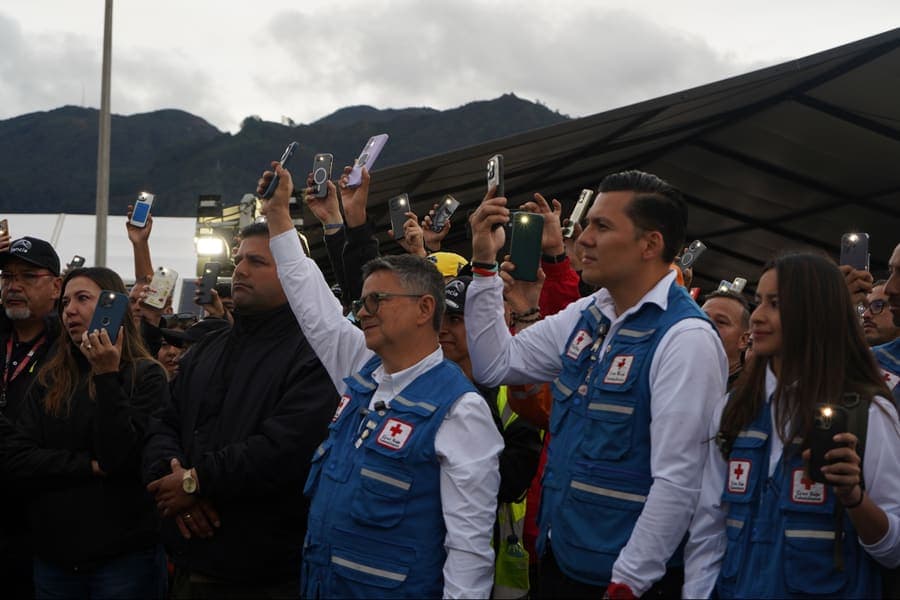 ❤️🩹 Un minuto de silencio para recordar. En el Estadio El Campín hicimos una pausa para honrar a las víctimas del terr