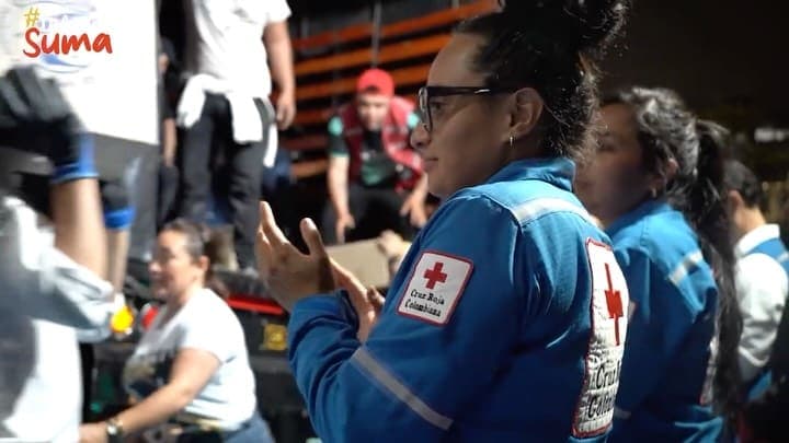 Las ayudas han llegado en cajas, en mercados, en litros de agua y hay otras que llegan en forma de tiempo, esfuerzo y co
