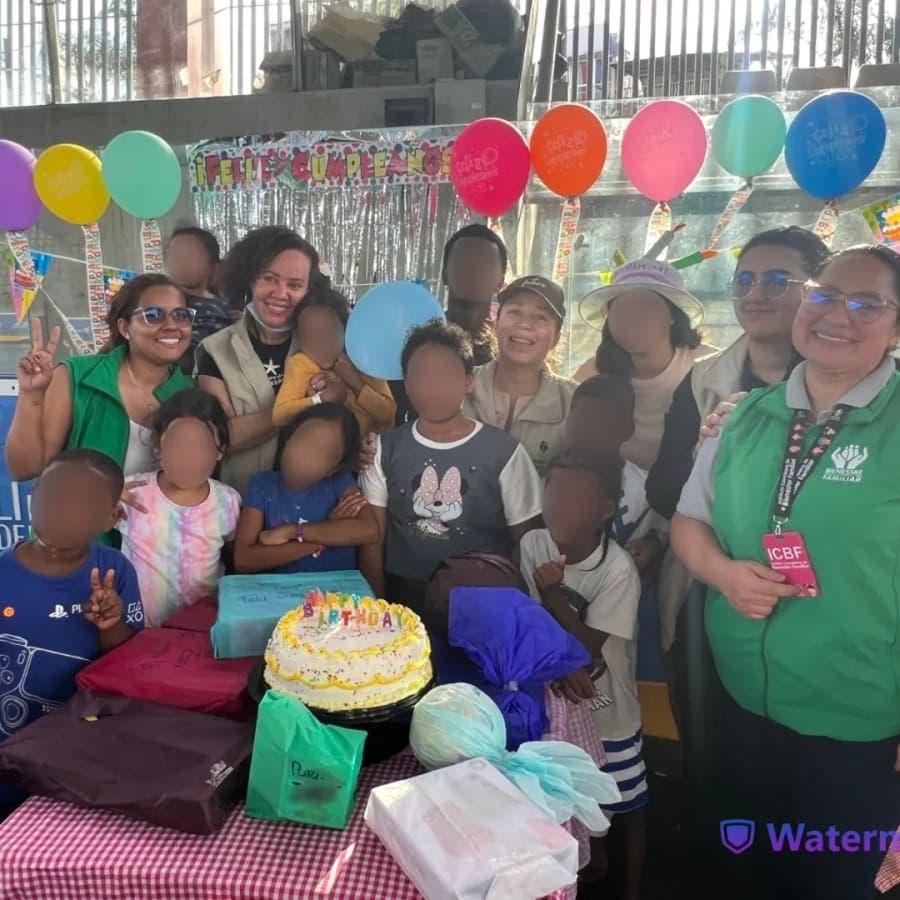 🥳Una tarde llena de diversión pudieron disfrutar 70 niños y adolescentes en el albergue del Coliseo de Hokey de Cali, p