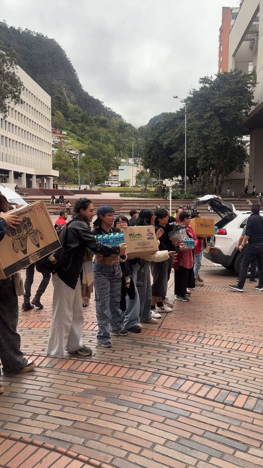 Gracias, Colombia. 💙🇨🇴 Estos días nos recordaron que juntos somos más fuertes. Sigamos cuidándonos, sigamos uniéndono